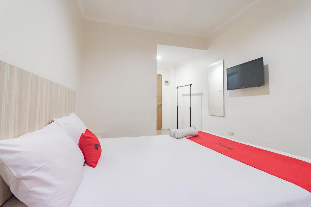 RedDoorz Syariah at Cigadung Raya Street Hotel Bandung Bagian luar foto
