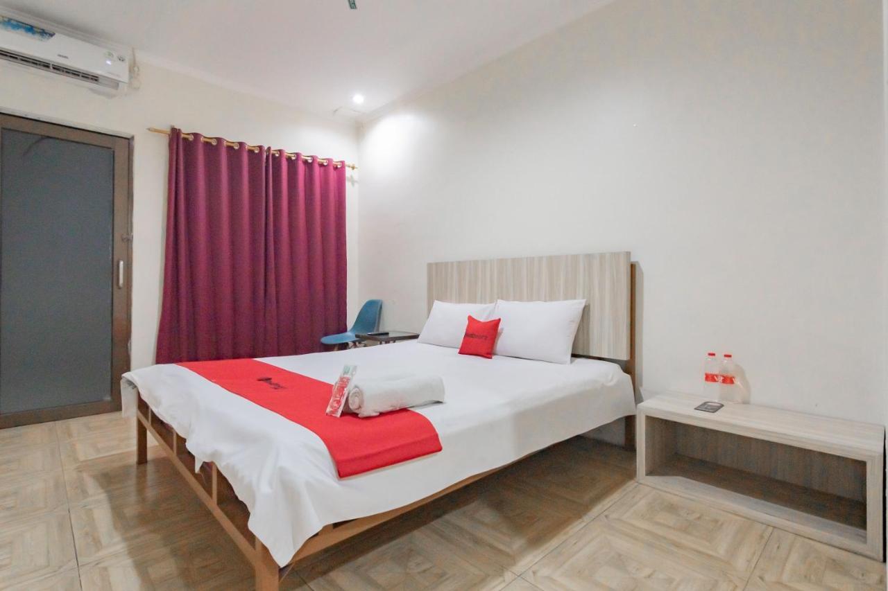 RedDoorz Syariah at Cigadung Raya Street Hotel Bandung Bagian luar foto